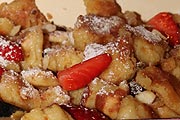 Kaiserschmarren mit Zwetschenröster (©Foto: Martin Schmitz)